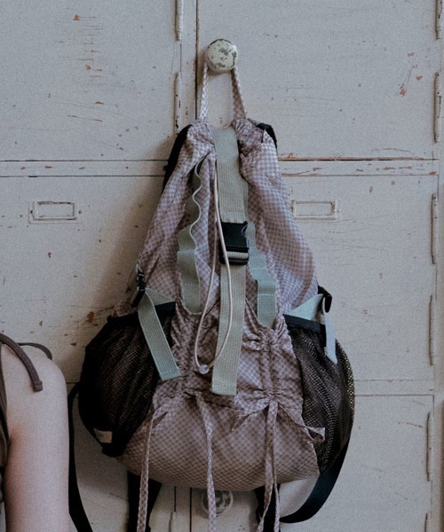 ROCKFISH WEATHERWEAR(ロックフィッシュウェザーウェア)の「LIGHT WEIGHT BACKPACK(バックパック/リュック・レディース・ブラック/オリーブ/ブルー/ピンク/イエロー・FREE)」の15枚目の写真
