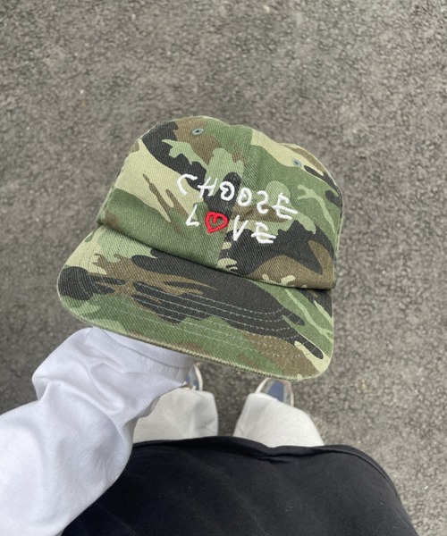 BLUELUE(ブルール)の「「BLUELUE / ブルールー」CHOOSE LOVE CAP(キャップ・メンズ・ブラック/カモフラージュ/パープル・FREE)」の3枚目の写真