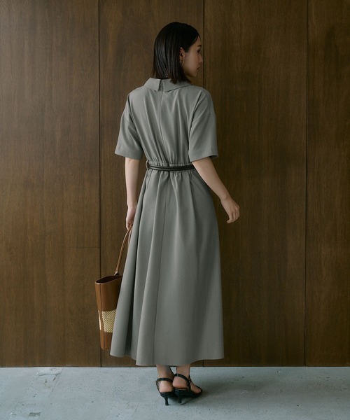 Andemiu（アンデミュウ）の「スキッパーシャツワンピース685204（ワンピース・レディース・ネイビー/ライトベージュ/ライトカーキ・FREE）」の17枚目の写真