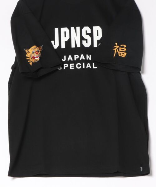 TAION(タイオン)の「【TAION】 JPNSP ノンダウン ジャパンスペシャル アーム福刺繍 Tシャツ(Tシャツ/カットソー・メンズ・ブラック/ホワイト系1・3/2)」の4枚目の写真