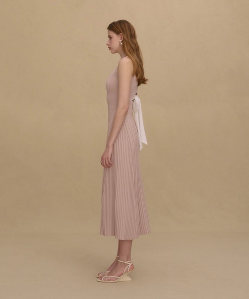 EIMY ISTOIRE(エイミーイストワール)の「BACK RIBBON KNIT DRESS(ワンピース・レディース・ホワイト/ブラック/ライトピンク・38/36/34)」の22枚目の写真