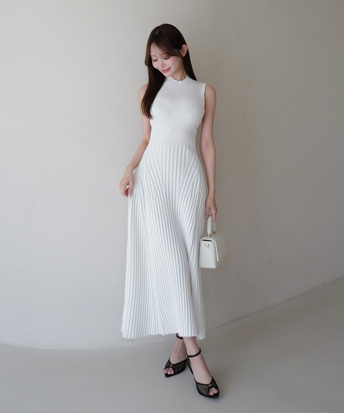 EIMY ISTOIRE(エイミーイストワール)の「BACK RIBBON KNIT DRESS(ワンピース・レディース・ホワイト/ブラック/ライトピンク・38/36/34)」の18枚目の写真