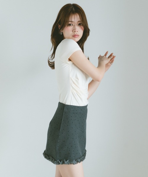 VANNIE U(ヴァニーユー)の「フィットドレープカットソー(Tシャツ/カットソー・レディース・ブラック/アイボリー/ライトブルー・FREE)」の7枚目の写真
