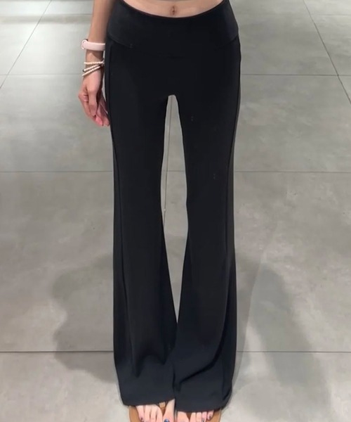 GLAMOROUS JANE（グラマラスジェーン）の「フレアーパンツ（その他パンツ・レディース・ブラック/グレー・M/L）」の2枚目の写真