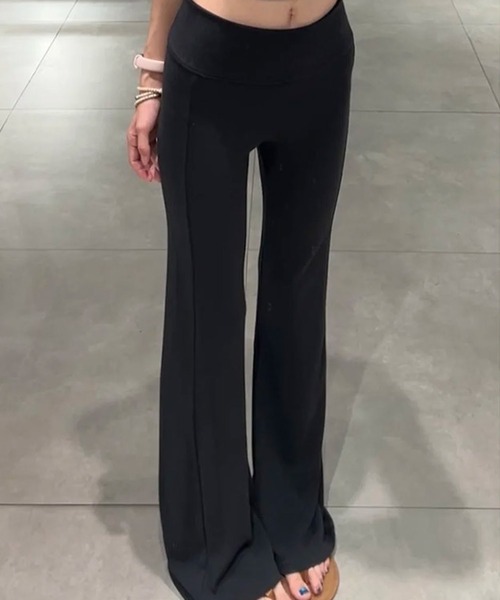 GLAMOROUS JANE（グラマラスジェーン）の「フレアーパンツ（その他パンツ・レディース・ブラック/グレー・M/L）」の3枚目の写真