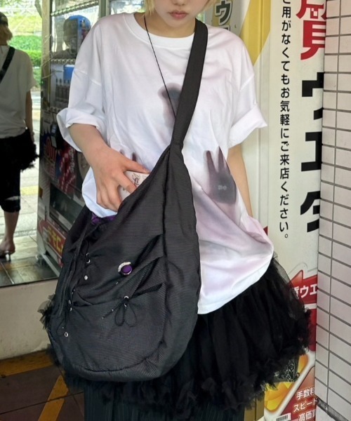 Never mind the XU / Chikashitsu+(ネバーマインド ザ エックスユー / チカシツプラス)の「【Nerd out XU】volume frill skirt / 【ナードアウトエックスユー】ボリュームフリルスカート<着用動画あり>(スカート・レディース・ホワイト/グレー/ブラック・ONE SIZE)」の6枚目の写真