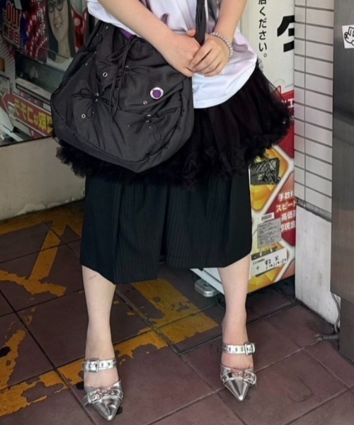 Never mind the XU / Chikashitsu+(ネバーマインド ザ エックスユー / チカシツプラス)の「【Nerd out XU】volume frill skirt / 【ナードアウトエックスユー】ボリュームフリルスカート<着用動画あり>(スカート・レディース・ホワイト/グレー/ブラック・ONE SIZE)」の9枚目の写真