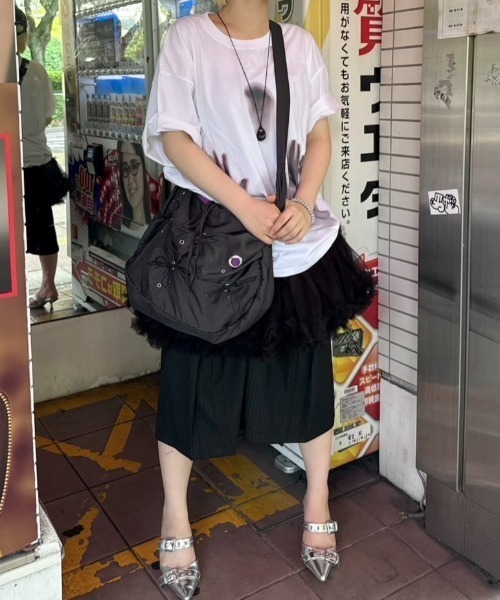 Never mind the XU / Chikashitsu+(ネバーマインド ザ エックスユー / チカシツプラス)の「【Nerd out XU】volume frill skirt / 【ナードアウトエックスユー】ボリュームフリルスカート<着用動画あり>(スカート・レディース・ホワイト/グレー/ブラック・ONE SIZE)」の10枚目の写真
