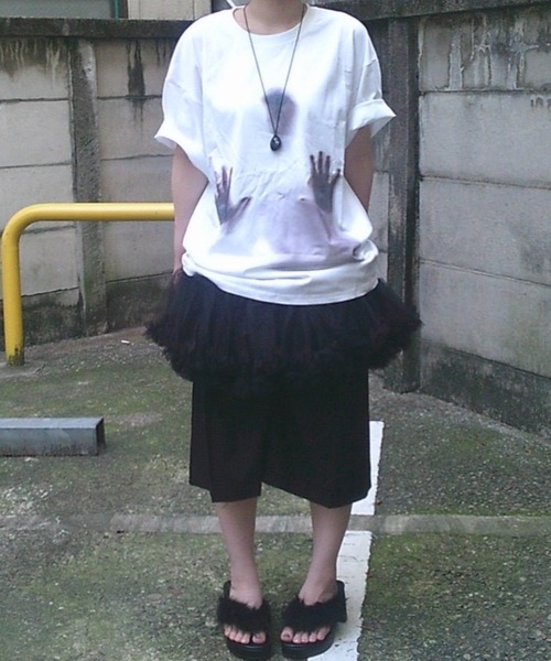 Never mind the XU / Chikashitsu+(ネバーマインド ザ エックスユー / チカシツプラス)の「【Nerd out XU】volume frill skirt / 【ナードアウトエックスユー】ボリュームフリルスカート<着用動画あり>(スカート・レディース・ホワイト/グレー/ブラック・ONE SIZE)」の11枚目の写真