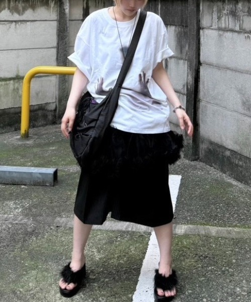 Never mind the XU / Chikashitsu+(ネバーマインド ザ エックスユー / チカシツプラス)の「【Nerd out XU】volume frill skirt / 【ナードアウトエックスユー】ボリュームフリルスカート<着用動画あり>(スカート・レディース・ホワイト/グレー/ブラック・ONE SIZE)」の12枚目の写真