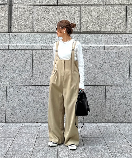 ISOOK(アイスー)の「ダブルストラップサロペット(chiica original)/ サスペンダーパンツ きれいめ オーバーオール デザインパンツ ワイドパンツ タックパンツ 黒 ベージュ(サロペット/オーバーオール・レディース・ベージュ/ブラック・FREE)」の12枚目の写真
