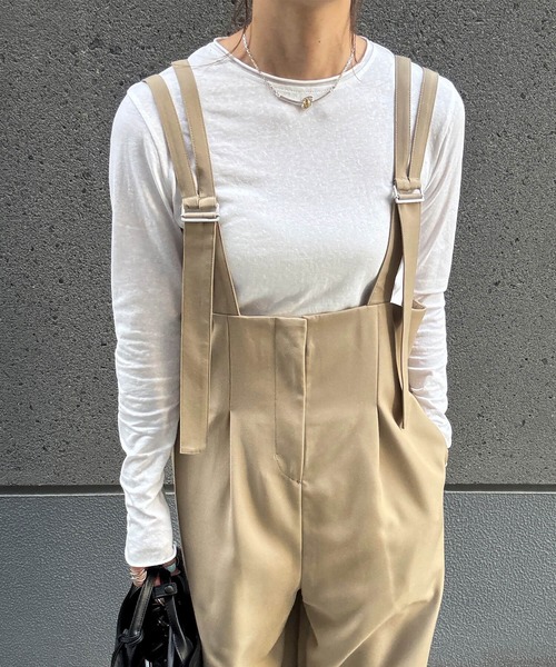 ISOOK(アイスー)の「ダブルストラップサロペット(chiica original)/ サスペンダーパンツ きれいめ オーバーオール デザインパンツ ワイドパンツ タックパンツ 黒 ベージュ(サロペット/オーバーオール・レディース・ベージュ/ブラック・FREE)」の4枚目の写真