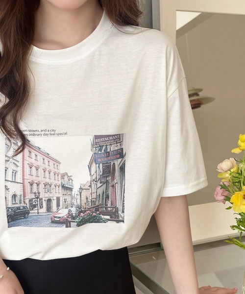 DAY CLOSET（デイ クローゼット）の「半袖 ラウンドネック アソート フォトプリント グラフィック Tシャツ レディース（Tシャツ/カットソー・レディース・ホワイト/ブラック/チャコールグレー・L/M）」の2枚目の写真