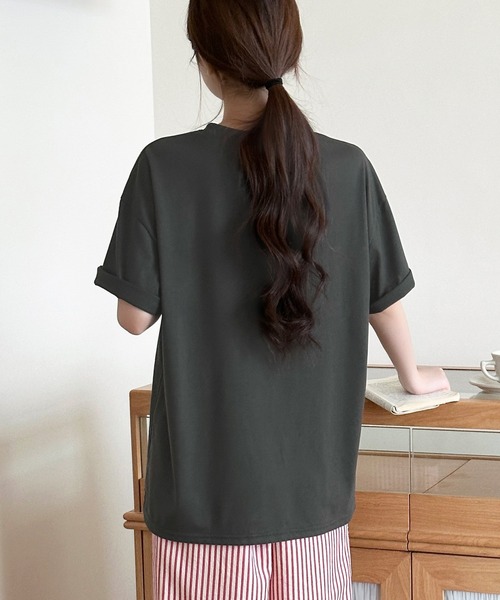 DAY CLOSET（デイ クローゼット）の「半袖 ラウンドネック アソート フォトプリント グラフィック Tシャツ レディース（Tシャツ/カットソー・レディース・ホワイト/ブラック/チャコールグレー・L/M）」の4枚目の写真