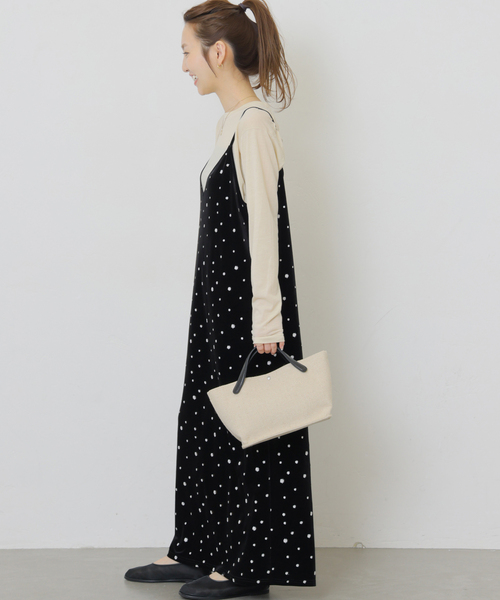 JOURNAL STANDARD relume(ジャーナルスタンダード レリューム)の「《WEB限定》小花刺繍ベロアキャミワンピース(ワンピース・レディース・ブラック・FREE)」の3枚目の写真