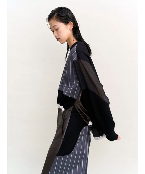 UN3D.(アンスリード)の「LEATHER PATCHWORK TOP / レザーパッチワークトップ(ニット/セーター・レディース・ブラック/ブラウン・36/38)」の15枚目の写真