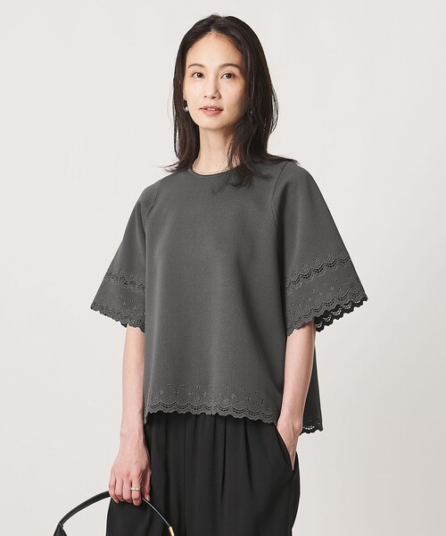 UNITED ARROWS(ユナイテッドアローズ)の「カットワーク スカラップ プルオーバー ニット ‐ウォッシャブル‐(ニット/セーター・レディース・ブラック/ベージュ/ダークグレー・FREE)」の11枚目の写真