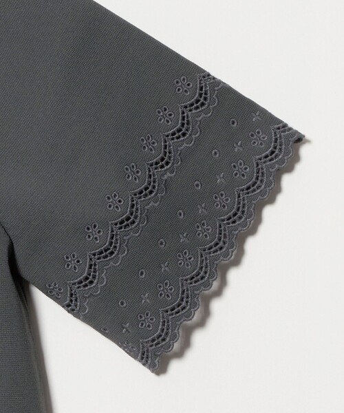 UNITED ARROWS(ユナイテッドアローズ)の「カットワーク スカラップ プルオーバー ニット ‐ウォッシャブル‐(ニット/セーター・レディース・ブラック/ベージュ/ダークグレー・FREE)」の20枚目の写真