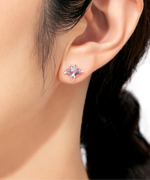 Jewel closet by L&Co.(ジュエルクローゼットバイエルアンドコー)の「K10 ホワイトゴールド マンタ ピアス(ピアス(両耳用)・レディース・ホワイトゴールド・FREE)」の5枚目の写真