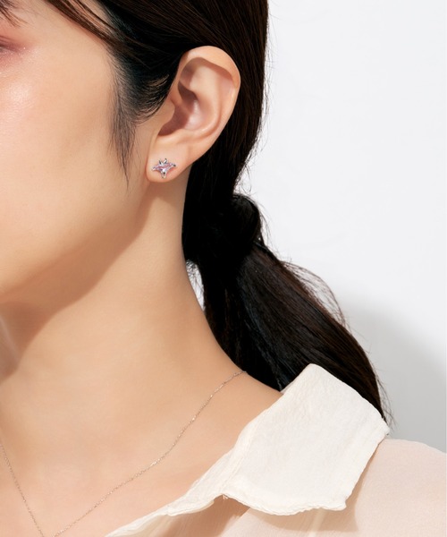 Jewel closet by L&Co.(ジュエルクローゼットバイエルアンドコー)の「K10 ホワイトゴールド マンタ ピアス(ピアス(両耳用)・レディース・ホワイトゴールド・FREE)」の2枚目の写真