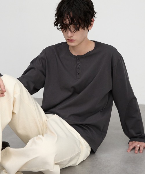 CIYOT(シヨウト)の「【CIYOT】レギュラーフィット ベーシック ヘンリーネック 長袖Tシャツ<UVカット>(Tシャツ/カットソー・メンズ・ダークグレー/レッド/モスグリーン/ライトグレー系/ブラウン/ブラック/ブルー系・M/S/L)」の16枚目の写真