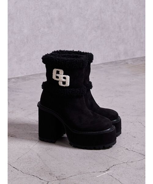 GYDA(ジェイダ)の「GGフェイクムートンPLATFORMショートブーツ(ブーツ・レディース・キャメル/ブラック・LARGE/MEDIUM/SMALL)」の1枚目の写真