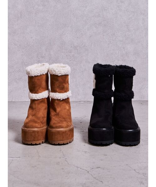 GYDA(ジェイダ)の「GGフェイクムートンPLATFORMショートブーツ(ブーツ・レディース・キャメル/ブラック・LARGE/MEDIUM/SMALL)」の4枚目の写真