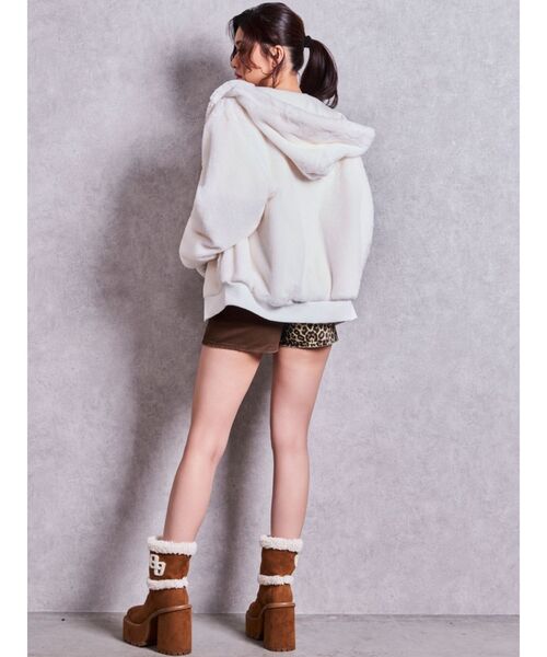 GYDA(ジェイダ)の「GGフェイクムートンPLATFORMショートブーツ(ブーツ・レディース・キャメル/ブラック・LARGE/MEDIUM/SMALL)」の22枚目の写真