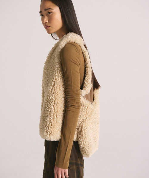 muller of yoshiokubo(ミュラーオブヨシオクボ)の「muller of yoshiokubo ミュラーオブヨシオクボ / SKIN VEST ファー×ヴィーガンレザーリバーシブルベスト / MLF26703(ベスト・レディース・ブラウン/ブラック・FREE)」の1枚目の写真