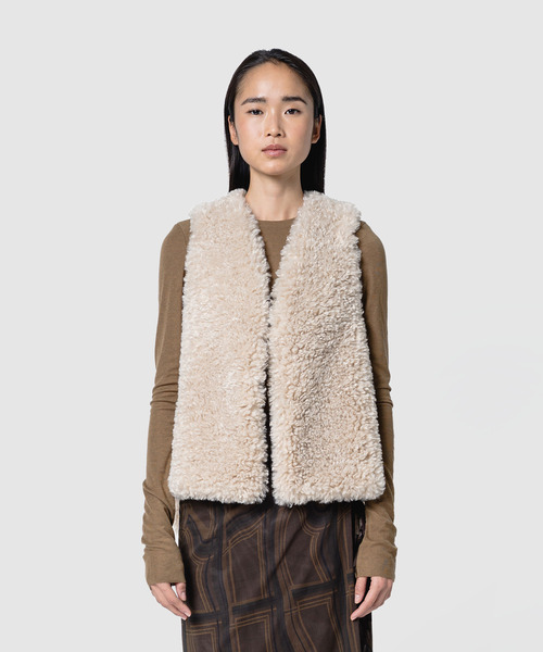 muller of yoshiokubo(ミュラーオブヨシオクボ)の「muller of yoshiokubo ミュラーオブヨシオクボ / SKIN VEST ファー×ヴィーガンレザーリバーシブルベスト / MLF26703(ベスト・レディース・ブラウン/ブラック・FREE)」の3枚目の写真