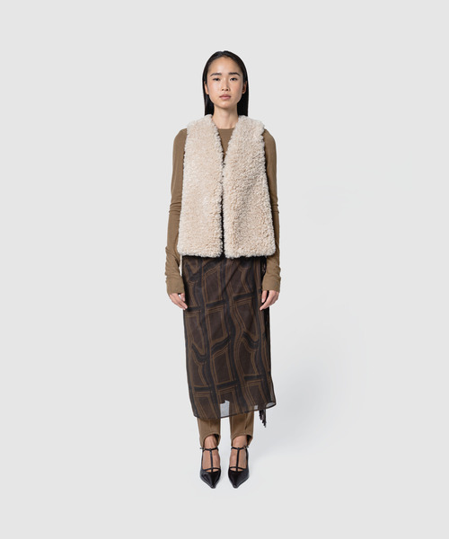 muller of yoshiokubo(ミュラーオブヨシオクボ)の「muller of yoshiokubo ミュラーオブヨシオクボ / SKIN VEST ファー×ヴィーガンレザーリバーシブルベスト / MLF26703(ベスト・レディース・ブラウン/ブラック・FREE)」の4枚目の写真