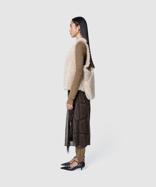 muller of yoshiokubo(ミュラーオブヨシオクボ)の「muller of yoshiokubo ミュラーオブヨシオクボ / SKIN VEST ファー×ヴィーガンレザーリバーシブルベスト / MLF26703(ベスト・レディース・ブラウン/ブラック・FREE)」の5枚目の写真