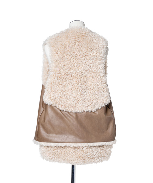 muller of yoshiokubo(ミュラーオブヨシオクボ)の「muller of yoshiokubo ミュラーオブヨシオクボ / SKIN VEST ファー×ヴィーガンレザーリバーシブルベスト / MLF26703(ベスト・レディース・ブラウン/ブラック・FREE)」の14枚目の写真