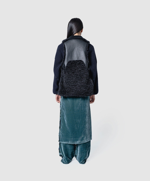 muller of yoshiokubo(ミュラーオブヨシオクボ)の「muller of yoshiokubo ミュラーオブヨシオクボ / SKIN VEST ファー×ヴィーガンレザーリバーシブルベスト / MLF26703(ベスト・レディース・ブラウン/ブラック・FREE)」の20枚目の写真