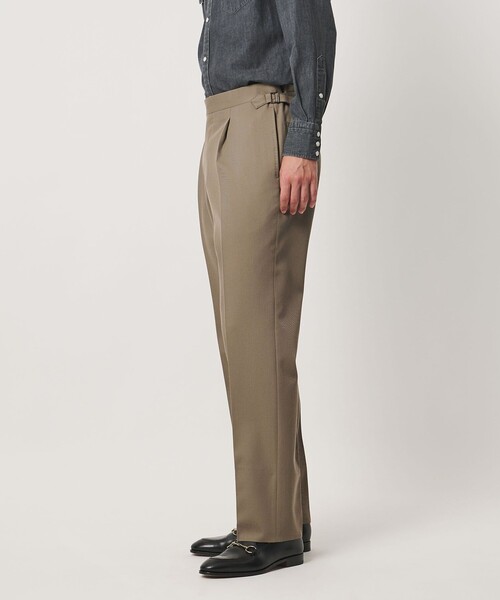 UNITED ARROWS(ユナイテッドアローズ)の「カバートクロス ツイル サイドアジャスター 1プリーツ テーパード スラックス(スラックス・メンズ・モカ/グレー系・44/46/50/48)」の3枚目の写真