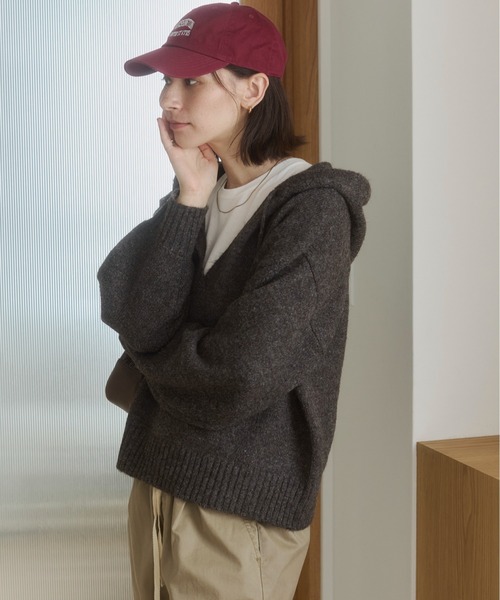 ANGIE(アンジー)の「モヘアタッチ フード付き スキッパーニット / 長袖 / 秋服 / 冬服(ニット/セーター・レディース・レッド/チャコール/ブラウン・FREE)」の21枚目の写真