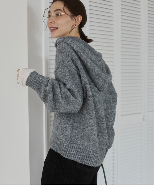 ANGIE(アンジー)の「モヘアタッチ フード付き スキッパーニット / 長袖 / 秋服 / 冬服(ニット/セーター・レディース・レッド/チャコール/ブラウン・FREE)」の12枚目の写真