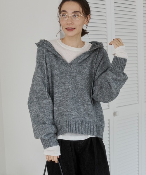 ANGIE(アンジー)の「モヘアタッチ フード付き スキッパーニット / 長袖 / 秋服 / 冬服(ニット/セーター・レディース・レッド/チャコール/ブラウン・FREE)」の13枚目の写真