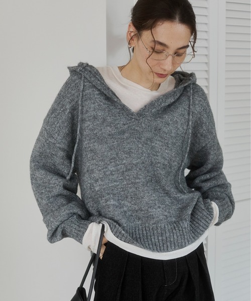 ANGIE(アンジー)の「モヘアタッチ フード付き スキッパーニット / 長袖 / 秋服 / 冬服(ニット/セーター・レディース・レッド/チャコール/ブラウン・FREE)」の14枚目の写真