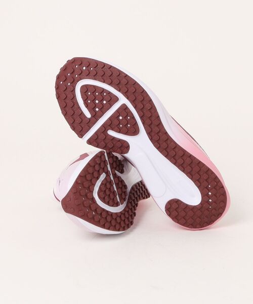 NIKE（ナイキ）の「NIKE ナイキ W REVOLUTION 8【軽量】レディーススニーカー ランニングシューズ(Wレボリューション8) HJ8485-501 ブリーチドライラック/ピンクスモーク（スニーカー・レディース・ピンク・24.0cm/23.5cm/23.0cm/22.5cm/25.0cm/24.5cm）」の3枚目の写真