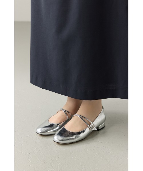 STACCATO(スタッカート)の「レイラメリージェーンパンプス(パンプス・レディース・シルバー/ライトブラック・24cm/24.5cm/22.5cm/23cm/23.5cm)」の4枚目の写真