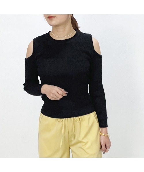 tokohana(トコハナ)の「カットソー ニット 長袖 レディース tシャツ 肩見せ(Tシャツ/カットソー・レディース・ブラック/ホワイト/ベージュ・FREE)」の1枚目の写真
