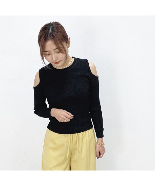 tokohana(トコハナ)の「カットソー ニット 長袖 レディース tシャツ 肩見せ(Tシャツ/カットソー・レディース・ブラック/ホワイト/ベージュ・FREE)」の19枚目の写真