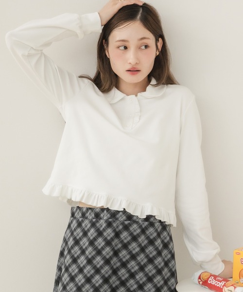 HEILIS(ヘイリス)の「【Original】フリルポロ長袖カットソー / 長袖カットソー ポロシャツ ポロトップス 襟付きトップス 丸襟 フリル フリルトップス コンパクト丈 ショート丈 長袖トップス カジュアル ガーリー 無地トップス レイヤード 春服 秋服 冬服 韓国 ポロシャツ カットソー(ポロシャツ・レディース・ホワイト/グレー/ネイビー/ブラック・FREE)」の2枚目の写真
