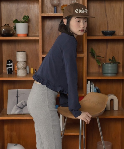 HEILIS(ヘイリス)の「【Original】フリルポロ長袖カットソー / 長袖カットソー ポロシャツ ポロトップス 襟付きトップス 丸襟 フリル フリルトップス コンパクト丈 ショート丈 長袖トップス カジュアル ガーリー 無地トップス レイヤード 春服 秋服 冬服 韓国 ポロシャツ カットソー(ポロシャツ・レディース・ホワイト/グレー/ネイビー/ブラック・FREE)」の15枚目の写真
