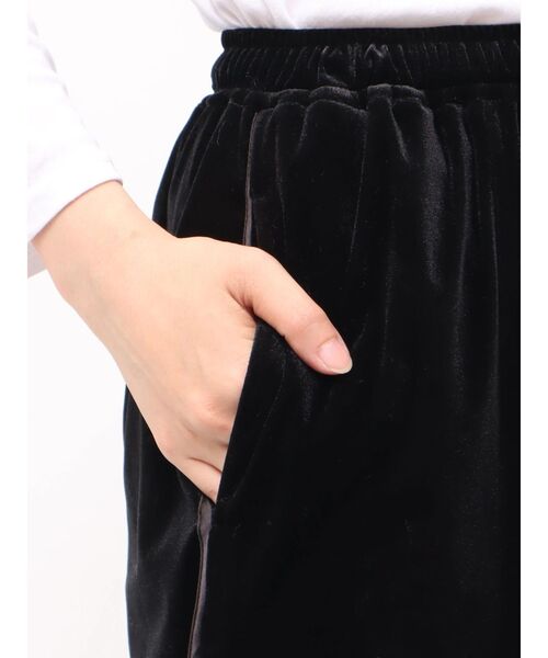 Ungrid(アングリッド)の「ラインデザインベロアパンツ(その他パンツ・レディース・ブラウン/ブラック・FREE)」の3枚目の写真