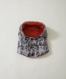 nine by four（ナインバイフォー）の「nine by four/94 WR INS PRINT HOOD WARMER（キャップ）」