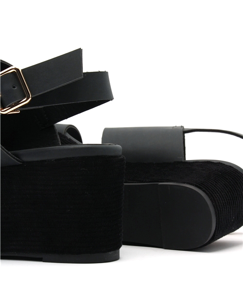 mystic（ミスティック）の「【Omekashi】厚底ストラップサンダル（サンダル・レディース・ベージュ/ブラック/シルバー・37/38/36）」の10枚目の写真