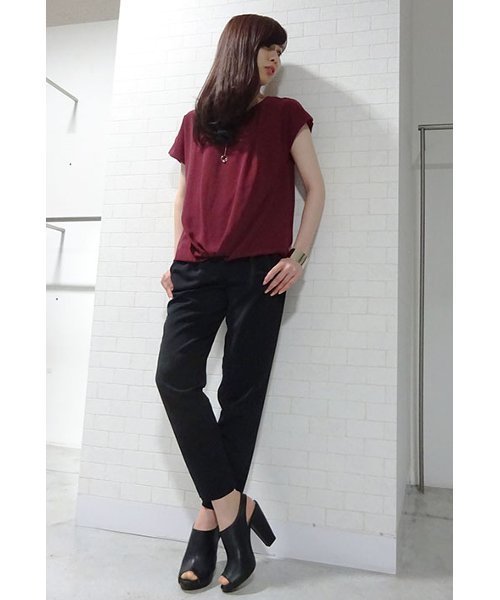 22 OCTOBRE(ヴァンドゥ-オクトーブル)の「サテンテーパードパンツ(その他パンツ・レディース・ブラック/ベージュ・38/40/36)」の2枚目の写真