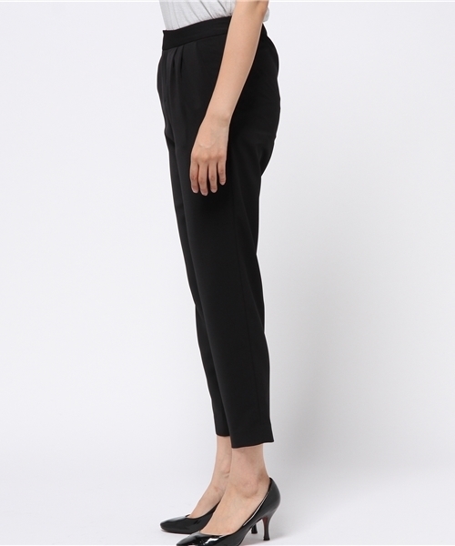 22 OCTOBRE(ヴァンドゥ-オクトーブル)の「サテンテーパードパンツ(その他パンツ・レディース・ブラック/ベージュ・38/40/36)」の4枚目の写真